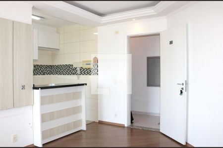 Sala de apartamento para alugar com 2 quartos, 50m² em Jd Alzira, São Paulo