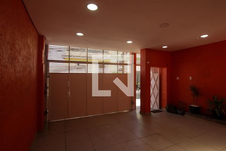 Garagem de casa à venda com 5 quartos, 250m² em Vila Cunha Bueno, São Paulo