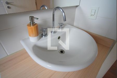 Banheiro Corredor de apartamento para alugar com 2 quartos, 66m² em Morro Santana, Porto Alegre