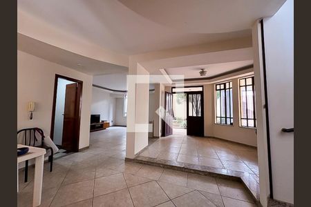 Sala de casa à venda com 2 quartos, 541m² em Santa Amélia, Belo Horizonte