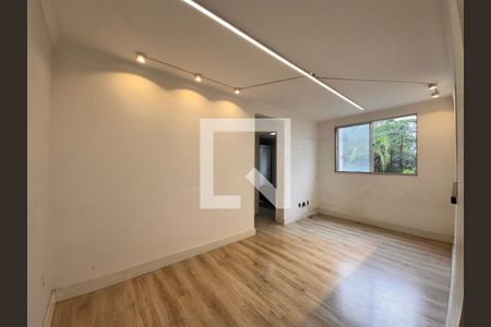 Sala de apartamento à venda com 2 quartos, 50m² em Parque Sao Vicente, Santo André