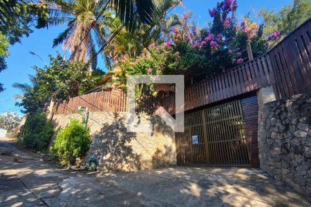 Fachada de casa de condomínio à venda com 4 quartos, 600m² em Maceió, Niterói