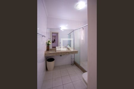 Banheiro da Suíte 1 de casa de condomínio à venda com 4 quartos, 600m² em Maceió, Niterói