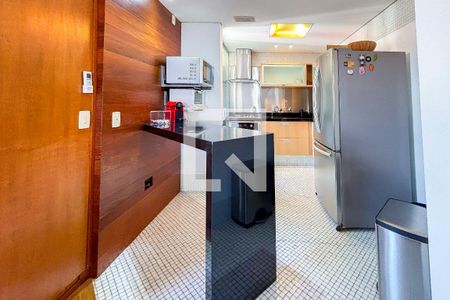 Cozinha de apartamento à venda com 1 quarto, 118m² em Sumarezinho, São Paulo