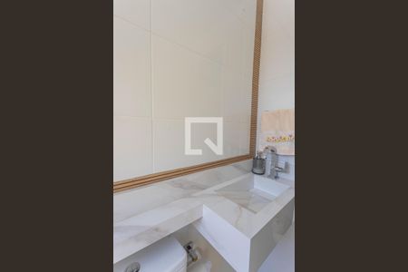 Banheiro social de apartamento à venda com 2 quartos, 55m² em Centro, Diadema