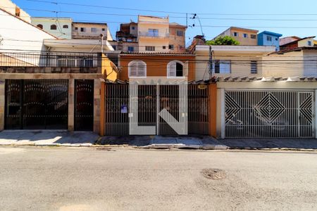 Fachada de casa para alugar com 3 quartos, 80m² em Parque Vitoria, São Paulo