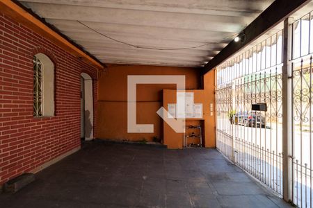 Garagem de casa para alugar com 3 quartos, 80m² em Parque Vitoria, São Paulo