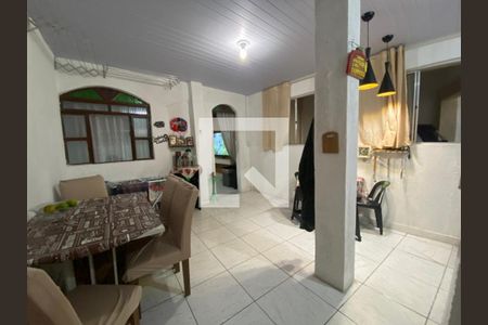 Sala 5 de casa à venda com 8 quartos, 136m² em Regina, Contagem