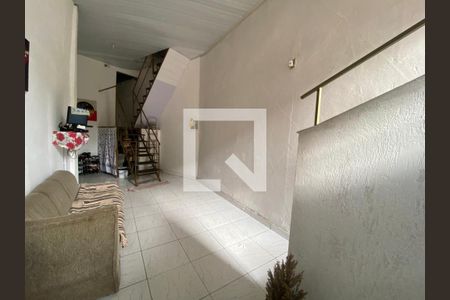 Sala 4 de casa à venda com 8 quartos, 136m² em Regina, Contagem