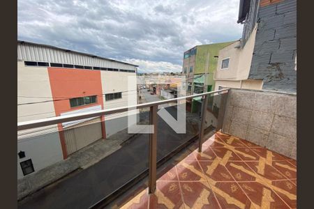Área comum de casa à venda com 8 quartos, 136m² em Regina, Contagem