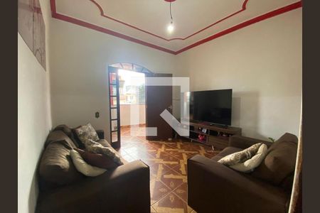 Sala 1 de casa à venda com 8 quartos, 136m² em Regina, Contagem