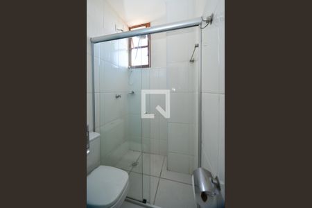 Banheiro social de apartamento para alugar com 1 quarto, 44m² em Colégio Batista, Belo Horizonte