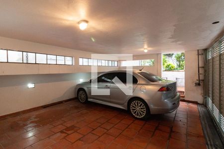 Garagem de casa à venda com 3 quartos, 220m² em Parque Continental, São Paulo