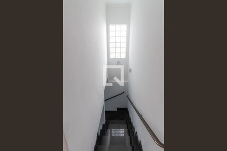 Escada de casa à venda com 4 quartos, 220m² em Parque Vitoria, São Paulo