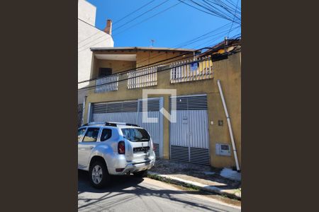 Fachada de casa à venda com 4 quartos, 220m² em Parque Vitoria, São Paulo