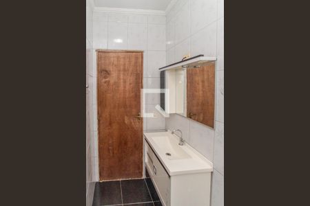 Banheiro 1 de casa à venda com 4 quartos, 220m² em Parque Vitoria, São Paulo