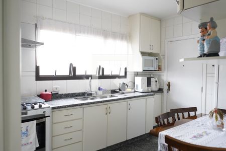 Cozinha de apartamento à venda com 3 quartos, 125m² em Vila Regente Feijó, São Paulo