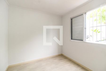 Quarto 2 de apartamento para alugar com 2 quartos, 42m² em Jardim Redil, São Paulo
