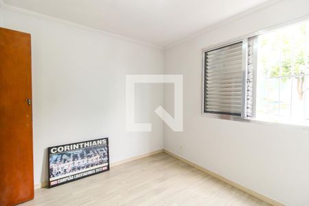 Quarto 1 de apartamento para alugar com 2 quartos, 42m² em Jardim Redil, São Paulo