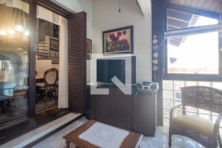 Sala de casa à venda com 4 quartos, 260m² em Nonoai, Porto Alegre