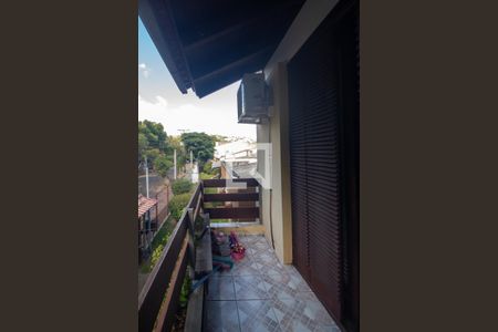 Varanda de casa à venda com 4 quartos, 260m² em Nonoai, Porto Alegre