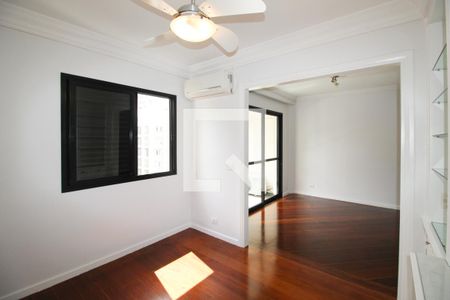 Sala de TV de apartamento para alugar com 2 quartos, 90m² em Itaim Bibi, São Paulo