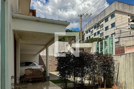 Garagem de casa à venda com 5 quartos, 270m² em Estoril, Belo Horizonte