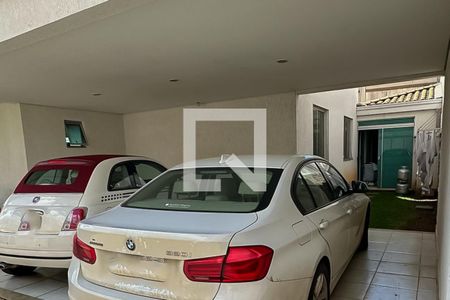 Garagem de casa à venda com 5 quartos, 270m² em Estoril, Belo Horizonte