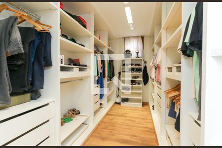 CLOSET de casa à venda com 4 quartos, 596m² em Estoril, Belo Horizonte