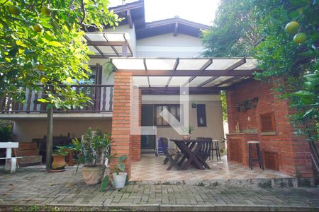 Quintal de casa à venda com 4 quartos, 307m² em Ideal, Novo Hamburgo