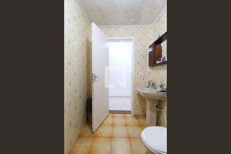 Banheiro de casa à venda com 2 quartos, 120m² em Parque Edu Chaves, São Paulo