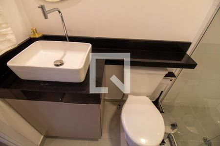 Banheiro de kitnet/studio para alugar com 1 quarto, 25m² em Jardim das Acacias, São Paulo