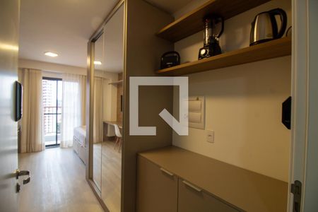 Cozinha de kitnet/studio para alugar com 1 quarto, 25m² em Jardim das Acacias, São Paulo