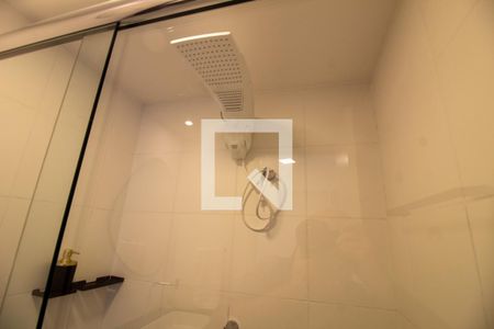 Banheiro de kitnet/studio para alugar com 1 quarto, 25m² em Jardim das Acacias, São Paulo