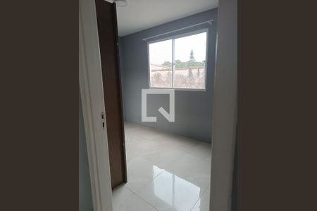 Quarto 2 de apartamento para alugar com 2 quartos, 38m² em Jardim Cláudia, Pinhais