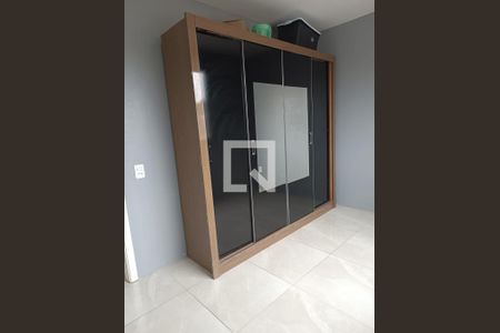 Quarto 2 de apartamento para alugar com 2 quartos, 38m² em Jardim Cláudia, Pinhais