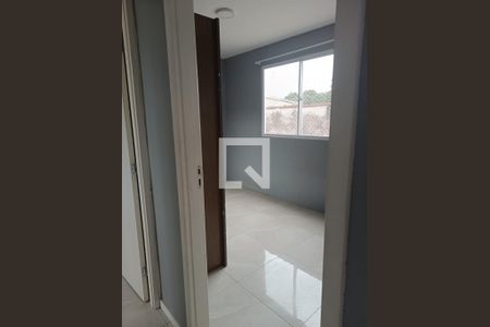Quarto 2 de apartamento para alugar com 2 quartos, 38m² em Jardim Cláudia, Pinhais