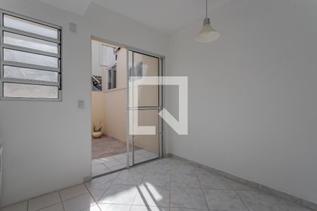 Cozinha de casa de condomínio à venda com 2 quartos, 76m² em Humaitá, Porto Alegre