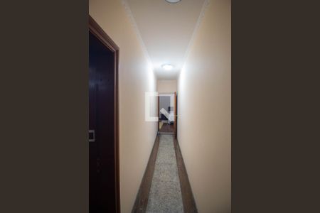 Corredor de casa para alugar com 3 quartos, 290m² em Jardim Leonor Mendes de Barros, São Paulo