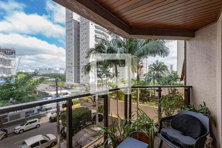 Varanda Sala de apartamento à venda com 3 quartos, 240m² em Jardim da Saúde, São Paulo