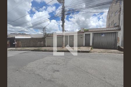 Fachada de casa à venda com 2 quartos, 360m² em Linda Vista, Contagem