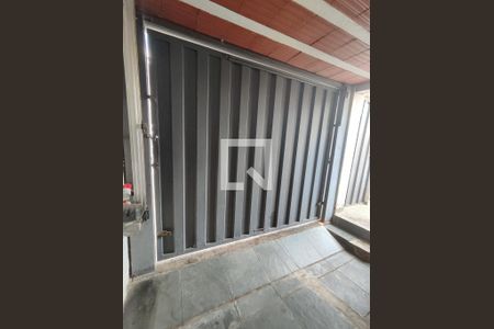 Garagem de casa à venda com 2 quartos, 360m² em Linda Vista, Contagem