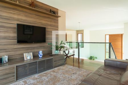 Sala de TV de casa de condomínio à venda com 3 quartos, 308m² em Vale das Araras, Nova Lima