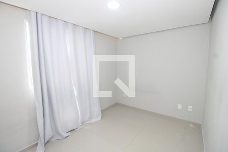 Quarto 1 de apartamento para alugar com 2 quartos, 40m² em Cascadura, Rio de Janeiro
