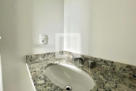 Banheiro de kitnet/studio à venda com 1 quarto, 28m² em Chácara Inglesa, São Paulo