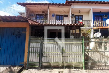 Fachada de casa à venda com 2 quartos, 67m² em Curicica, Rio de Janeiro