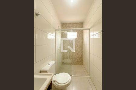 Banheiro de kitnet/studio para alugar com 1 quarto, 40m² em Daniela, Florianópolis