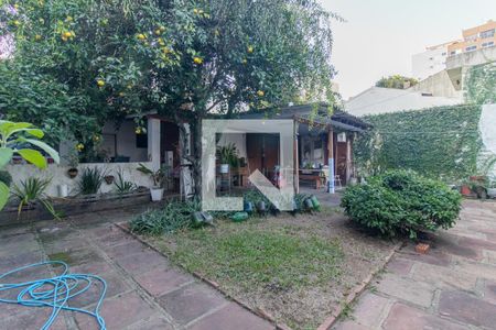 Quintal de casa à venda com 4 quartos, 250m² em Jardim Botânico, Porto Alegre