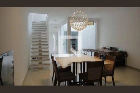 Casa à venda com 3 quartos, 200m² em Vila Dom Pedro I, São Paulo