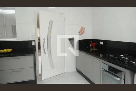Casa à venda com 3 quartos, 200m² em Vila Dom Pedro I, São Paulo